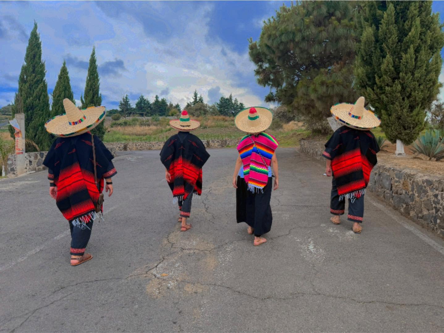 Los Tetlachihuis caminando